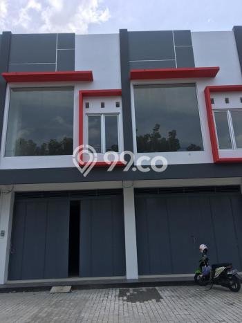 Unit Ruko Paling Strategis di Gamping Sleman dengan LB 290m2 Unit Ruko Paling Strategis di Gamping Sleman dengan LB 290m2