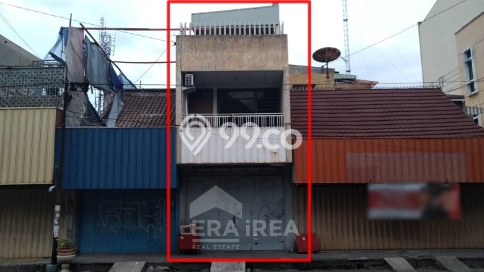 Disewakan Ruko di Pasar Kliwon, Luas 200m², Area Bisnis Disewakan Ruko di Pasar Kliwon, Luas 200m², Area Bisnis