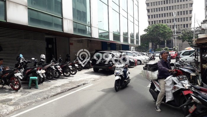 Ruko Dijual di Jakarta Pusat LT 75m2 & LB 250m2 Lokasi Terbaik! Ruko Dijual di Jakarta Pusat LT 75m2 & LB 250m2 Lokasi Terbaik!