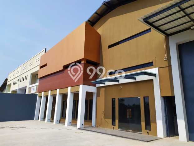 Pabrik Area Premium di Cikarang, Luas 1100m², Mainroad Pabrik Area Premium di Cikarang, Luas 1100m², Mainroad