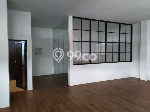 Pabrik Area Premium di Cikarang, Luas 1100m², Mainroad Pabrik Area Premium di Cikarang, Luas 1100m², Mainroad