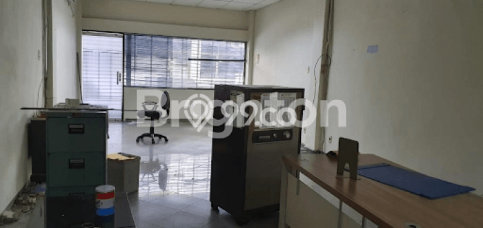 Unit Ruko Dijual di Genteng Surabaya Luas Tanah 68m2, Luas Bangunan 204m2 Unit Ruko Dijual di Genteng Surabaya Luas Tanah 68m2, Luas Bangunan 204m2