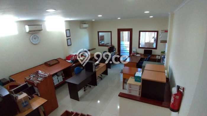 Ruko Dijual di Ciputat Tangerang Selatan dengan LB 216m2 Ruko Dijual di Ciputat Tangerang Selatan dengan LB 216m2