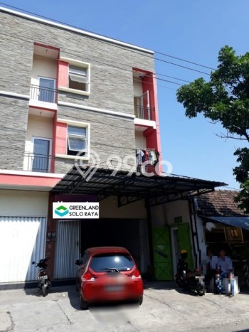 Disewakan Ruko komersial di Pasar Kliwon luas bangunan 162m2 Disewakan Ruko komersial di Pasar Kliwon luas bangunan 162m2