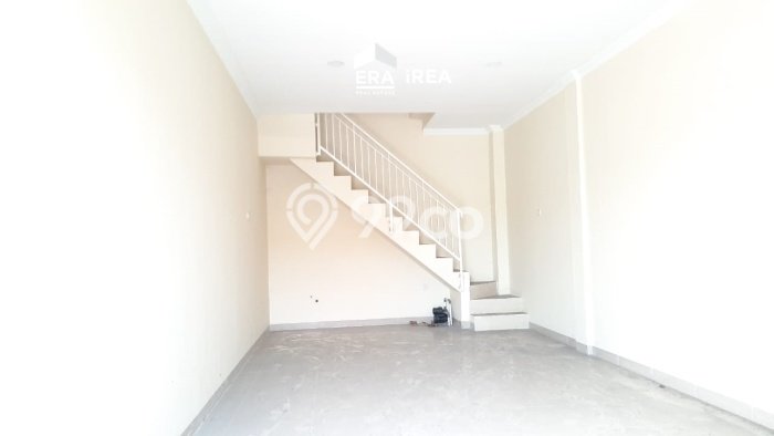Ruko Area Bisnis Kawasan Laweyan, Luas 70m², Jalan Raya Ruko Area Bisnis Kawasan Laweyan, Luas 70m², Jalan Raya