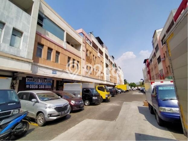 Ruko Kawasan Penjaringan, Luas 232m², Lokasi Strategis, Jalan Utama Ruko Kawasan Penjaringan, Luas 232m², Lokasi Strategis, Jalan Utama