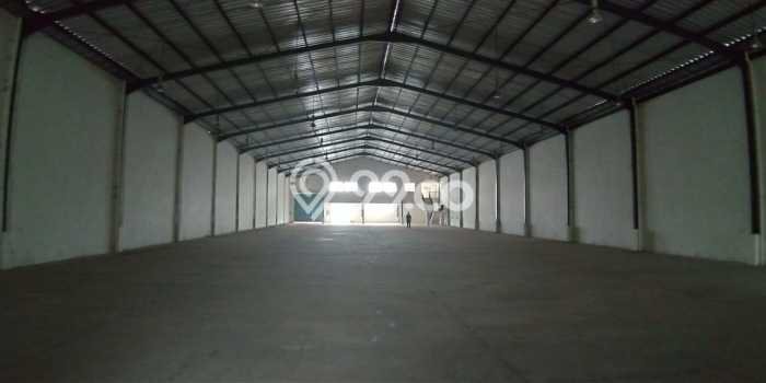 Gudang Disewa di Bekasi dengan LB 1300m2 Area Komersial Ramai Gudang Disewa di Bekasi dengan LB 1300m2 Area Komersial Ramai