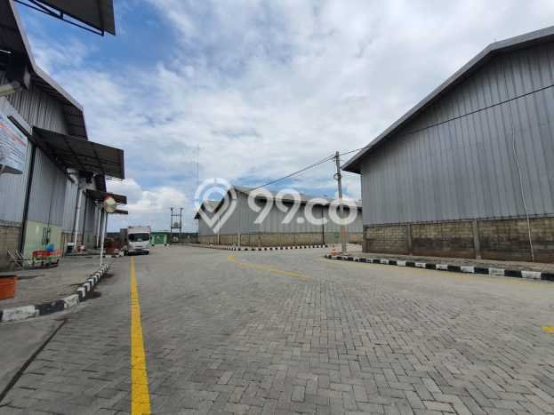 Gudang di Karawang Barat, Luas 9840m2m², Disewakan, Pusat Bisnis, Ready Operasional Gudang di Karawang Barat, Luas 9840m2m², Disewakan, Pusat Bisnis, Ready Operasional