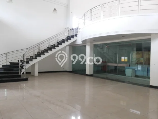 Kantor Kawasan Komersial di Surapati, Luas 1600m², Disewakan, Ready Digunakan Kantor Kawasan Komersial di Surapati, Luas 1600m², Disewakan, Ready Digunakan