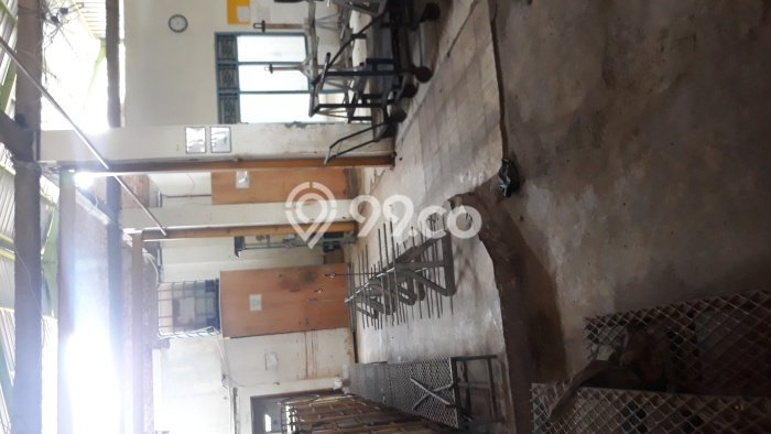 LOKASI PREMIUM! Gudang di Tambun Selatan, Luas 200m², Area Bisnis LOKASI PREMIUM! Gudang di Tambun Selatan, Luas 200m², Area Bisnis