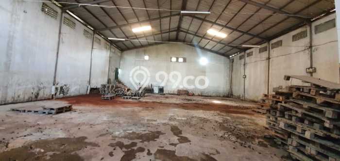 Pabrik Dijual Lokasi Stratagis di Serpong Tangerang Selatan Cocok untuk Investasi Pabrik Dijual Lokasi Stratagis di Serpong Tangerang Selatan Cocok untuk Investasi