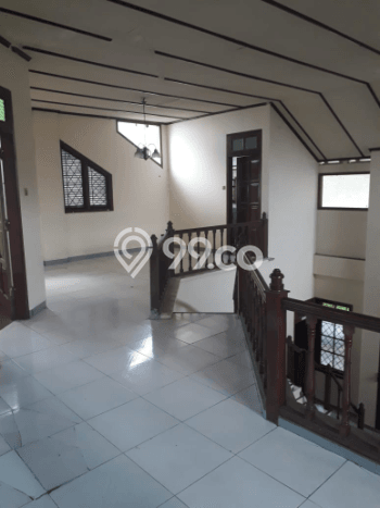 Komersial bagus disewakan di Manahan Solo dengan LB 300m2 harga sewa terbaik Komersial bagus disewakan di Manahan Solo dengan LB 300m2 harga sewa terbaik