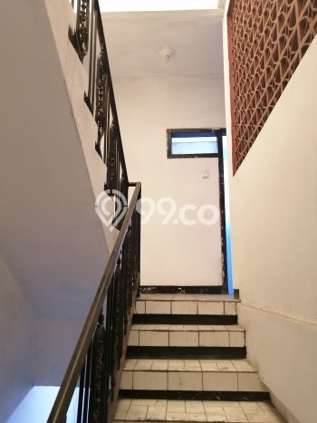 Ruko Kawasan Kapasan, Luas 200m², Pusat Bisnis, Lokasi Premium Ruko Kawasan Kapasan, Luas 200m², Pusat Bisnis, Lokasi Premium