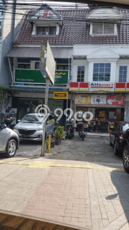 Ruko di Kebayoran Baru, Luas 217m2m², Area Komersial, Posisi Premium Ruko di Kebayoran Baru, Luas 217m2m², Area Komersial, Posisi Premium