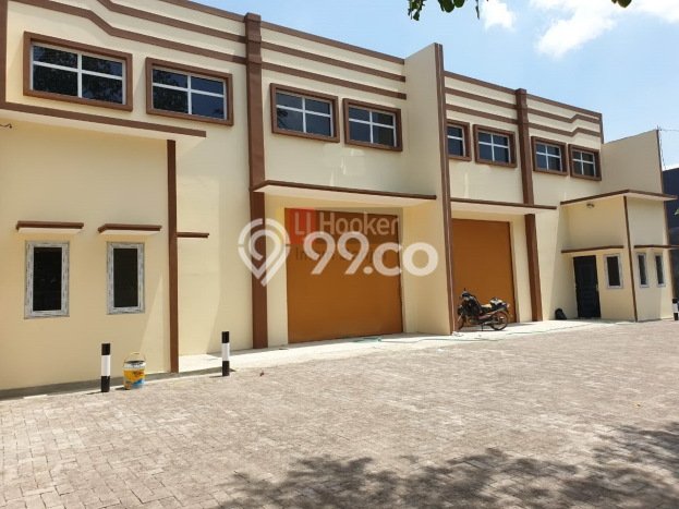 For Rent Gudang Premium Kawasan Semarang Timur, Luas 300m², Jalan Utama For Rent Gudang Premium Kawasan Semarang Timur, Luas 300m², Jalan Utama