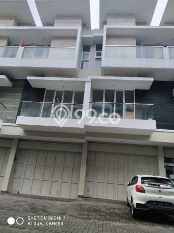 LOKASI SUPER STRATEGIS! Ruko di Setra Sari, Luas 180m², Ramai Pembeli LOKASI SUPER STRATEGIS! Ruko di Setra Sari, Luas 180m², Ramai Pembeli