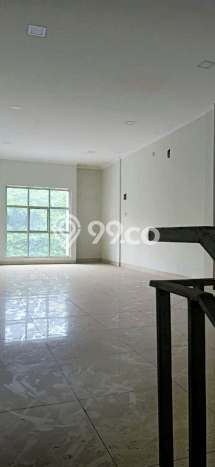 Area Ramai! Ruko Dijual di Matraman untuk Bisnis Luas Bangunan 270m2 Area Ramai! Ruko Dijual di Matraman untuk Bisnis Luas Bangunan 270m2