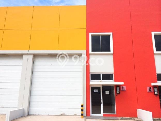 Gudang Area Perdagangan di Cakung, Luas 126m², Siap Usaha Gudang Area Perdagangan di Cakung, Luas 126m², Siap Usaha