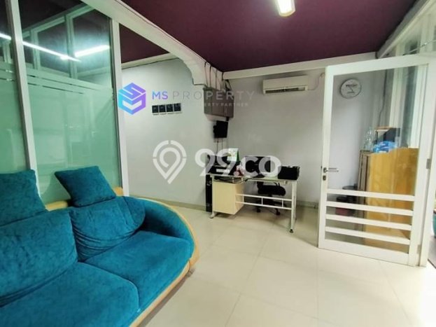 Untuk Dijual! Kantor di Gandaria Jakarta Selatan LT 5000m2 / LB 2631m2 Kawasan Strategis Untuk Dijual! Kantor di Gandaria Jakarta Selatan LT 5000m2 / LB 2631m2 Kawasan Strategis