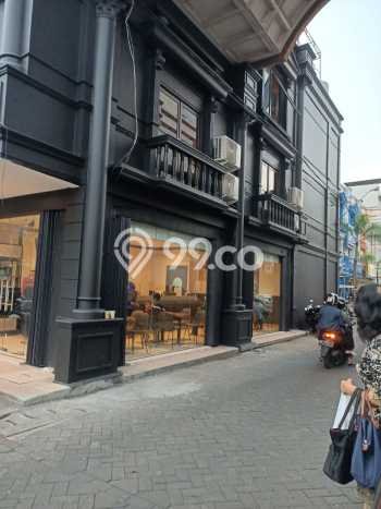 Ruko Disewa di Kediri dengan LB 270m2 Area Komersial Ramai Ruko Disewa di Kediri dengan LB 270m2 Area Komersial Ramai