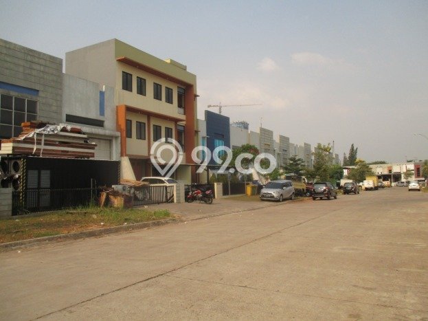 Gudang For Rent di BSD, Luas 648m², Area Komersial, Akses Utama Gudang For Rent di BSD, Luas 648m², Area Komersial, Akses Utama