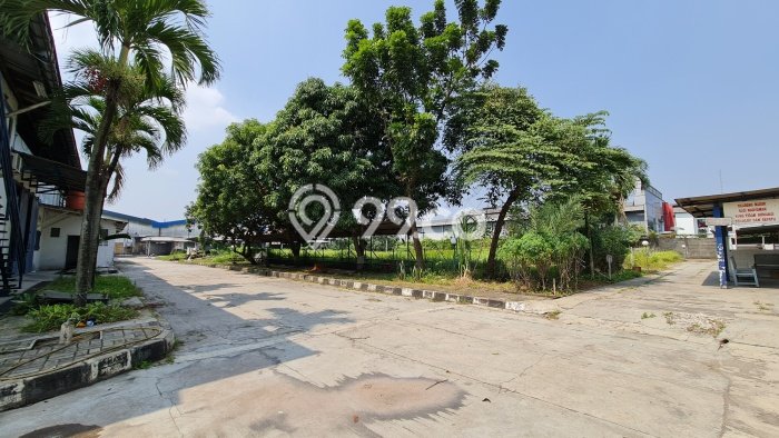 KEUNTUNGAN BERLIPAT! Gudang di Cikupa, Luas 3748m2m², Lokasi Jalan Utama KEUNTUNGAN BERLIPAT! Gudang di Cikupa, Luas 3748m2m², Lokasi Jalan Utama
