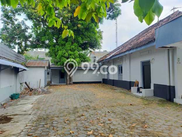 LOKASI STRATEGIS! Komersial Kawasan Laweyan, Luas 600m², Kawasan Ramai, Siap Operasional LOKASI STRATEGIS! Komersial Kawasan Laweyan, Luas 600m², Kawasan Ramai, Siap Operasional