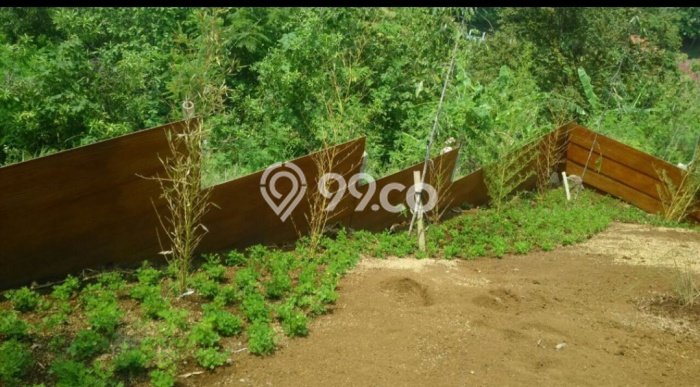 Unit Komersial Dijual di Gajah Mungkur Semarang Luas Bangunan 200m2 Unit Komersial Dijual di Gajah Mungkur Semarang Luas Bangunan 200m2
