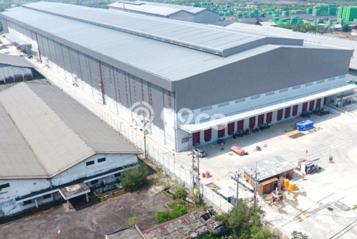 AREA PREMIUM! Gudang For Rent di Asemrowo, Luas 7118m², Area Strategis AREA PREMIUM! Gudang For Rent di Asemrowo, Luas 7118m², Area Strategis