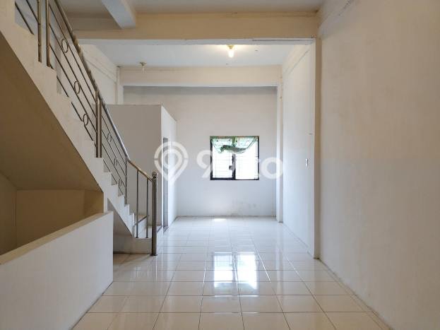 LOKASI SUPER STRATEGIS! Ruko di Medan Area, Luas 192m², Prospek Pengunjung LOKASI SUPER STRATEGIS! Ruko di Medan Area, Luas 192m², Prospek Pengunjung