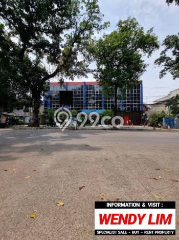 Unit Komersial Dijual di Kebayoran Baru Jakarta Selatan Luas Tanah 874m2, Luas Bangunan 1262m2 Unit Komersial Dijual di Kebayoran Baru Jakarta Selatan Luas Tanah 874m2, Luas Bangunan 1262m2