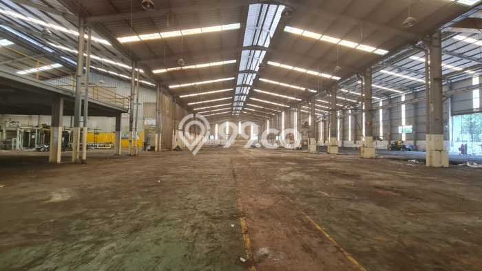 Pabrik Dijual di Karawang Barat Karawang dengan Luas Bangunan 7400m2 Pabrik Dijual di Karawang Barat Karawang dengan Luas Bangunan 7400m2