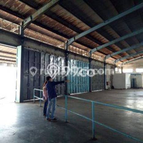 Gudang Disewa di Bandung dengan LB 4250m2 Area Komersial Ramai Gudang Disewa di Bandung dengan LB 4250m2 Area Komersial Ramai