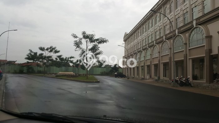 Unit Ruko Disewakan di Green Lake City di Area Ramai & Strategis Unit Ruko Disewakan di Green Lake City di Area Ramai & Strategis