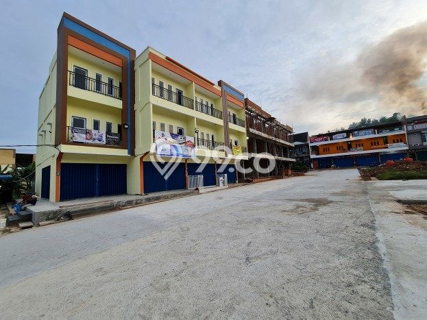 Ruko Dijual di Batam LT 76m2 & LB 155m2 Lokasi Terbaik! Ruko Dijual di Batam LT 76m2 & LB 155m2 Lokasi Terbaik!