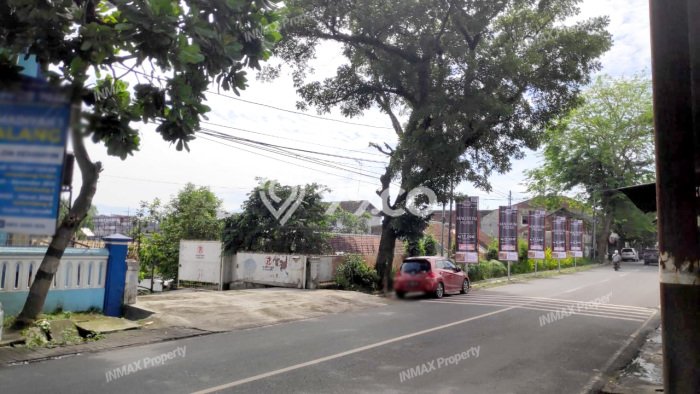 Unit Komersial Dijual di Malang LT 3217m2 & LB 600m2 Unit Komersial Dijual di Malang LT 3217m2 & LB 600m2