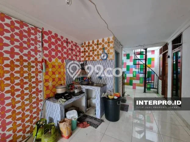 Komersial Area Bisnis di Karang Tengah, Luas 100m², Jalan Raya Komersial Area Bisnis di Karang Tengah, Luas 100m², Jalan Raya