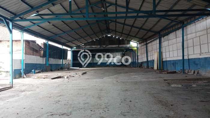 Gudang Disewa di Jakarta Timur dengan LB 700m2 Area Komersial Ramai Gudang Disewa di Jakarta Timur dengan LB 700m2 Area Komersial Ramai