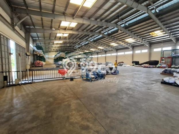 LOKASI PREMIUM! Gudang Kawasan Ngaliyan, Luas 2450m², Mainroad, Kawasan Bisnis LOKASI PREMIUM! Gudang Kawasan Ngaliyan, Luas 2450m², Mainroad, Kawasan Bisnis