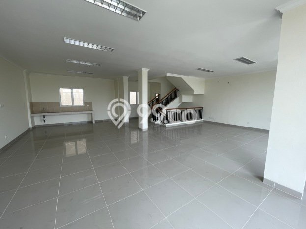 Unit Ruko Disewakan di Gading Serpong di Area Ramai & Strategis Unit Ruko Disewakan di Gading Serpong di Area Ramai & Strategis