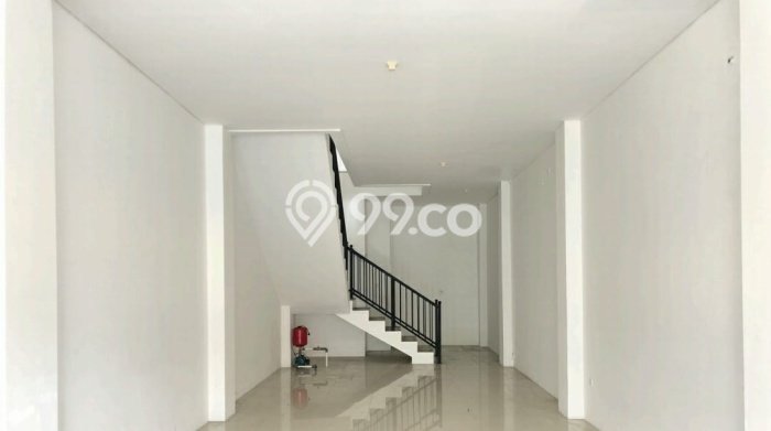 Ruko untuk disewa di Matraman punya LT 80m2 & LB 250m2 harga sewa kompetitif Ruko untuk disewa di Matraman punya LT 80m2 & LB 250m2 harga sewa kompetitif