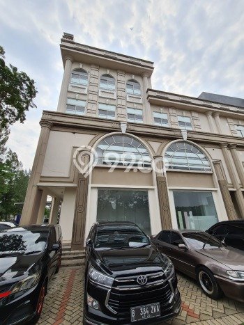 Unit Komersial Disewakan di Jakarta Barat Area Strategis Harga Kompetitif Unit Komersial Disewakan di Jakarta Barat Area Strategis Harga Kompetitif