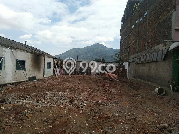 Lokasi Strategis! Dijual Ruko Bisnis di Rancaekek, Bandung Kondisi Bagus Lokasi Strategis! Dijual Ruko Bisnis di Rancaekek, Bandung Kondisi Bagus