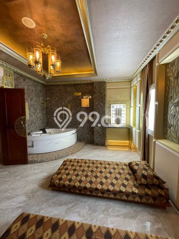 LOKASI PREMIUM! Ruko di BSD, Luas 180m², Mainroad, Kawasan Komersial LOKASI PREMIUM! Ruko di BSD, Luas 180m², Mainroad, Kawasan Komersial