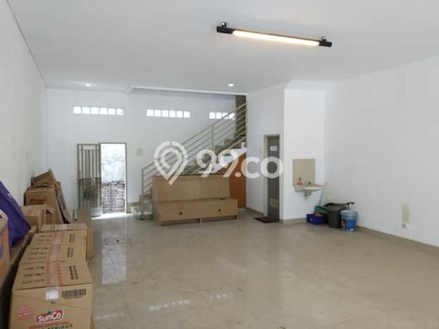 Ruko Area Strategis di Regol, Luas 200m², Siap Usaha Ruko Area Strategis di Regol, Luas 200m², Siap Usaha