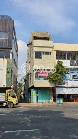 Ruko Dijual di Bubutan LT 30m2, LB 100m2 Solusi Investasi Cerdas Ruko Dijual di Bubutan LT 30m2, LB 100m2 Solusi Investasi Cerdas