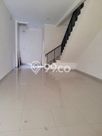 AREA KOMERSIAL! Ruko Kawasan Green Lake City, Luas 270m², Posisi Strategis AREA KOMERSIAL! Ruko Kawasan Green Lake City, Luas 270m², Posisi Strategis