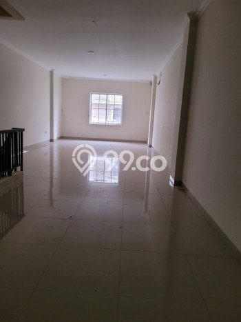 AREA KOMERSIAL! Ruko Kawasan Green Lake City, Luas 270m², Posisi Strategis AREA KOMERSIAL! Ruko Kawasan Green Lake City, Luas 270m², Posisi Strategis