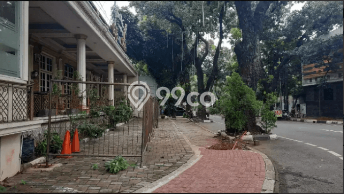 Area Ramai! Kantor Dijual di Kebayoran Baru untuk Bisnis Luas Bangunan 1530m2 Area Ramai! Kantor Dijual di Kebayoran Baru untuk Bisnis Luas Bangunan 1530m2