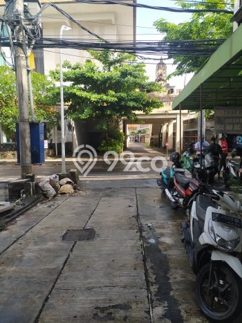 HARGA SPESIAL! Ruko di Kuta, Luas 170m², Area Strategis HARGA SPESIAL! Ruko di Kuta, Luas 170m², Area Strategis